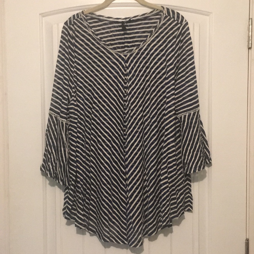 Womens navy and white shirt